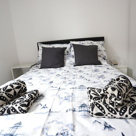 Spacious 3-Story Retreat With Rooftop Terrace And Modern Amenities London Exteriör bild