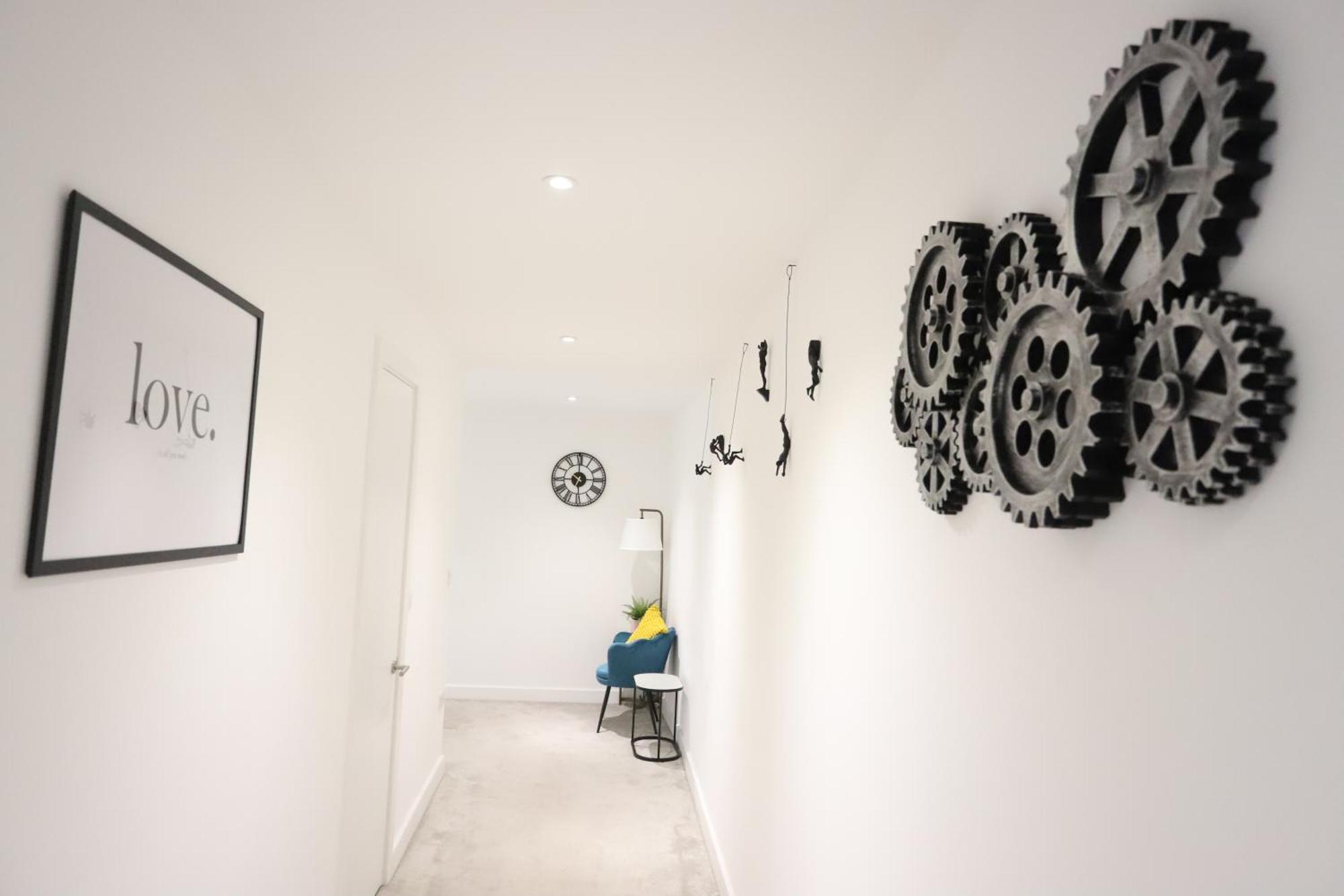 Spacious 3-Story Retreat With Rooftop Terrace And Modern Amenities London Exteriör bild