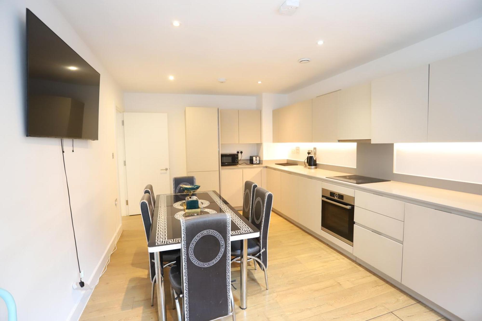 Spacious 3-Story Retreat With Rooftop Terrace And Modern Amenities London Exteriör bild